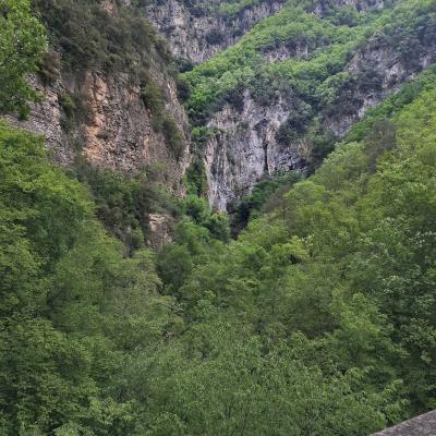 Canyon 2