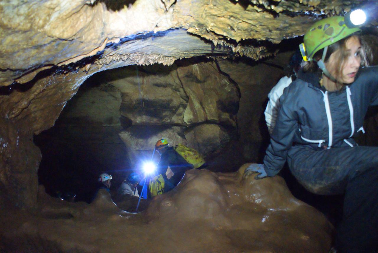 initiation spéléo à la grotte de Rampins