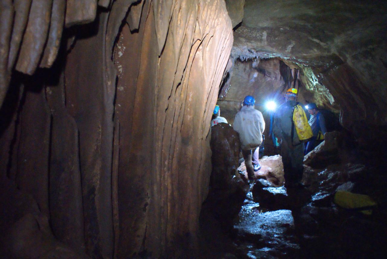 initiation spéléo à la grotte de Rampins