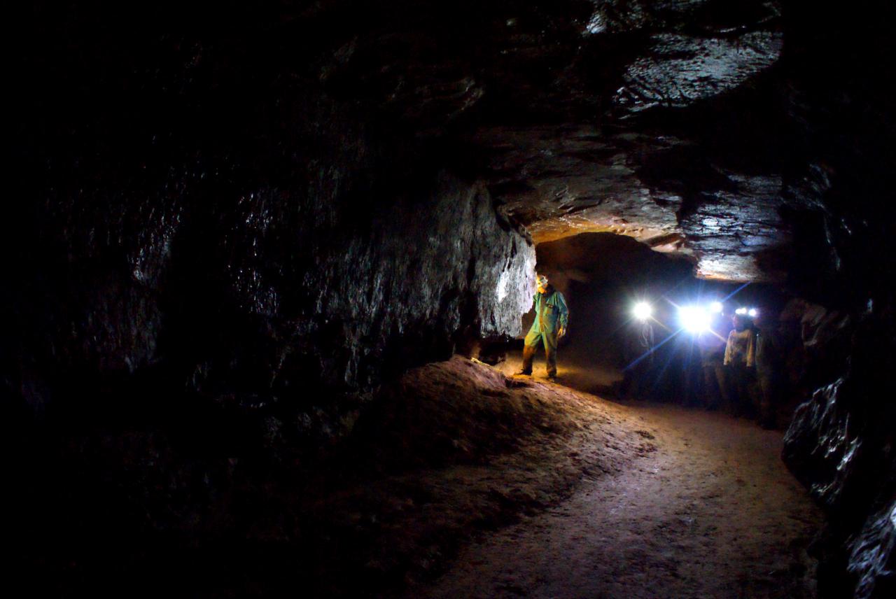 initiation spéléo à la grotte de Rampins