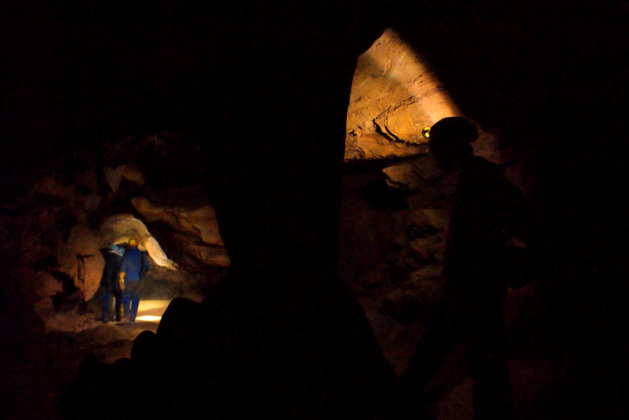 initiation spéléo à la grotte de Rampins