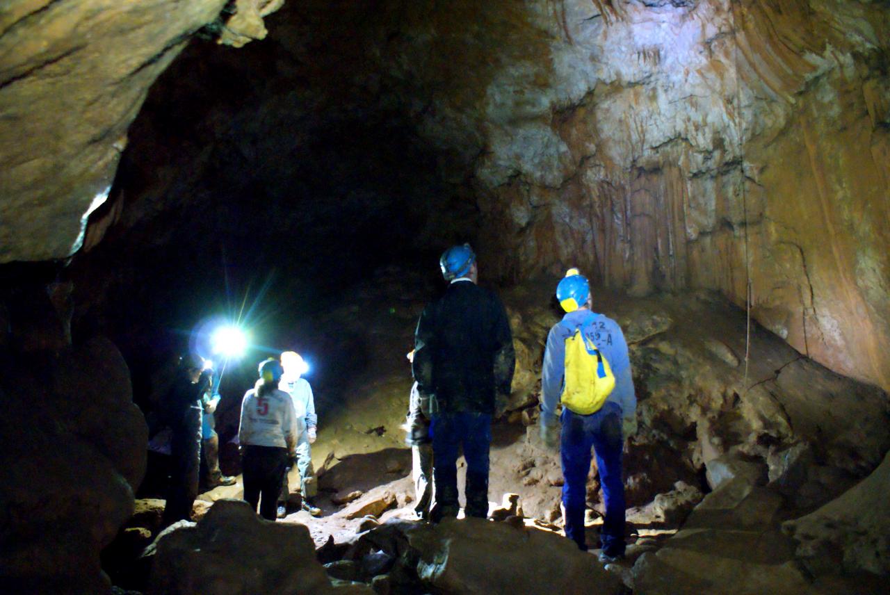 initiation spéléo à la grotte de Rampins