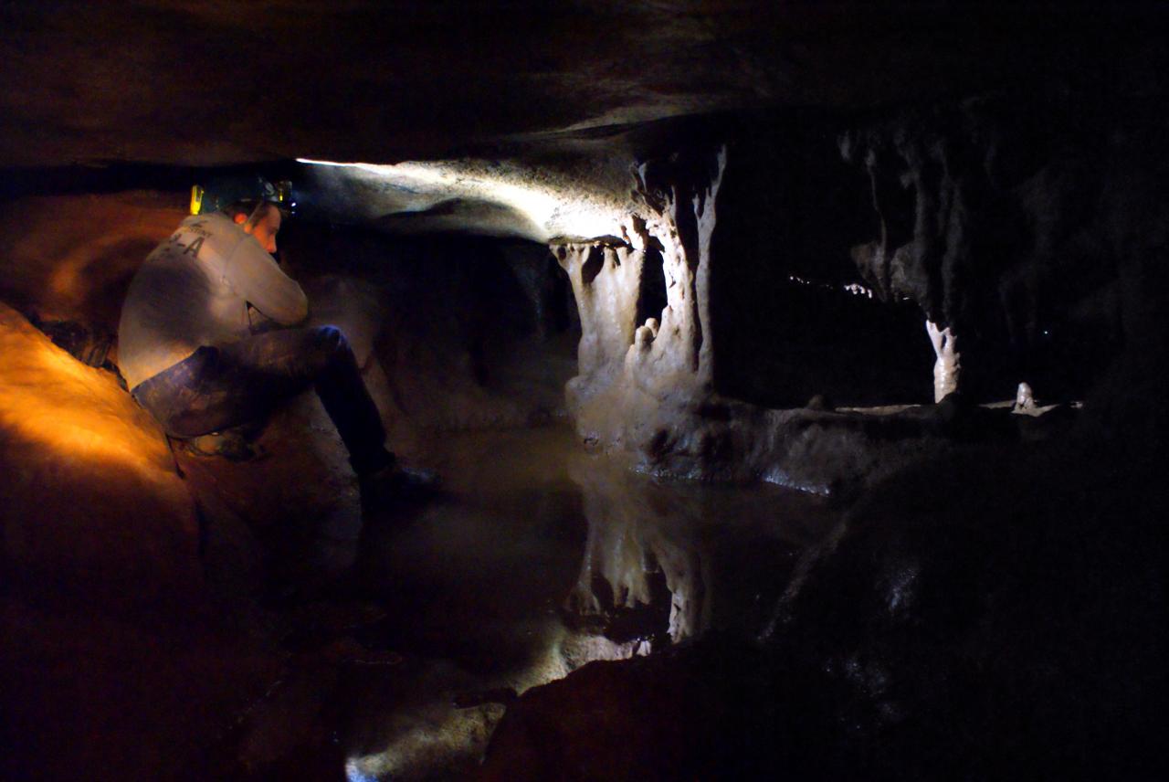 initiation spéléo à la grotte de Rampins