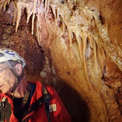 Escalade en artificiel dans le puits de 50m st Victoire