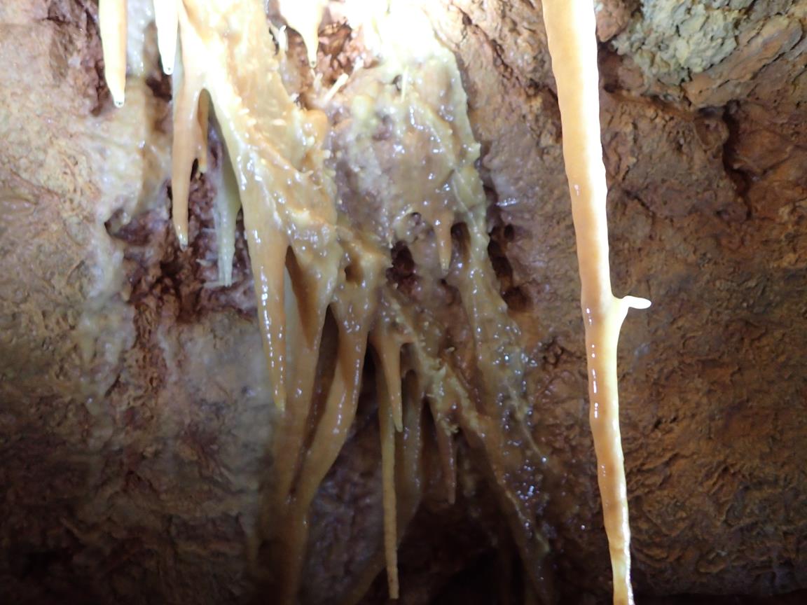 Escalade en artificiel dans le puits de 50m st Victoire