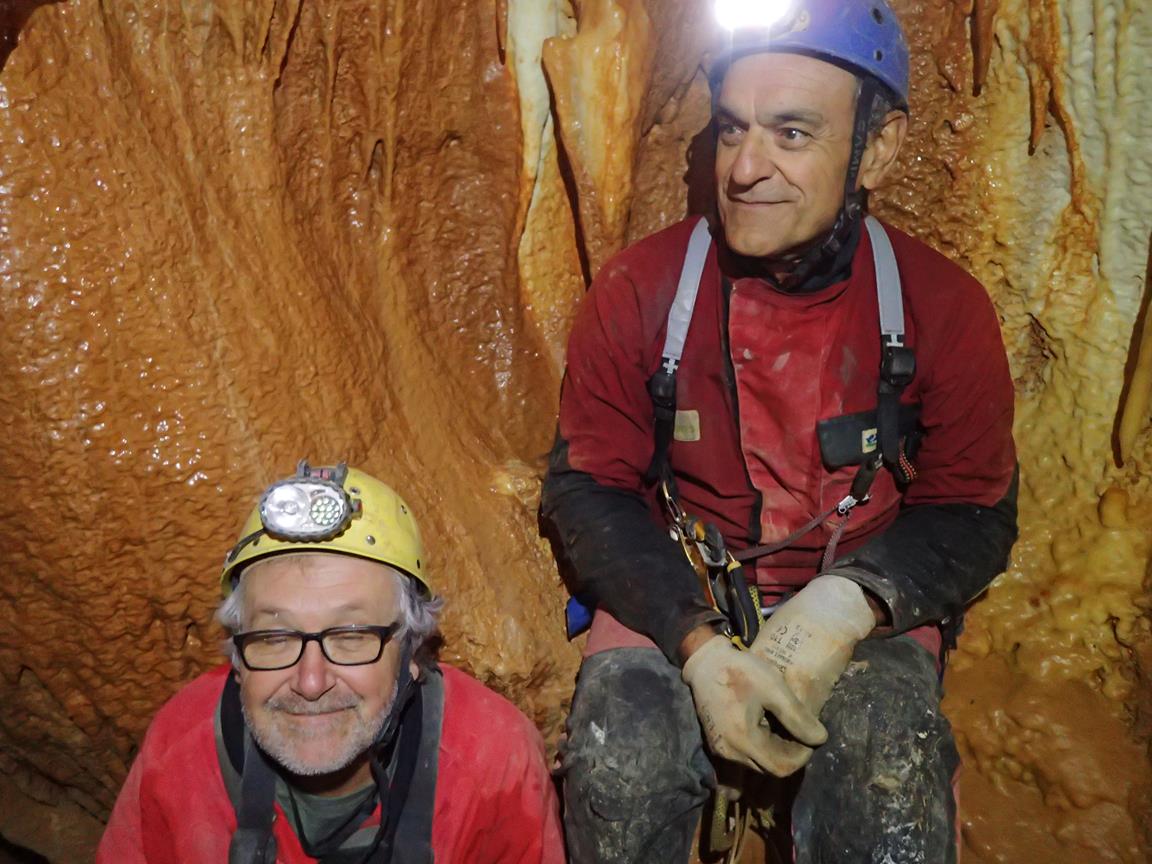 Escalade en artificiel dans le puits de 50m st Victoire