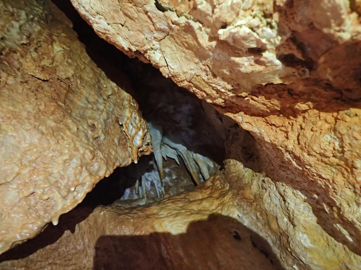 Escalade en artificiel dans le puits de 50m st Victoire