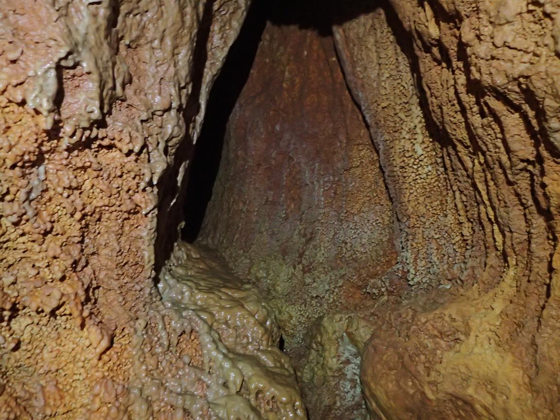 Escalade en artificiel dans le puits de 50m st Victoire