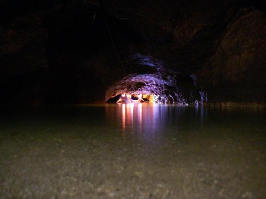 plongée dans la vôute mouillante