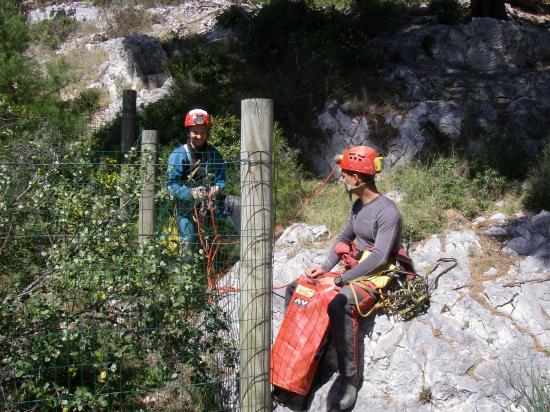 le puits naturel dans la calanque