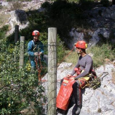 le puits naturel dans la calanque