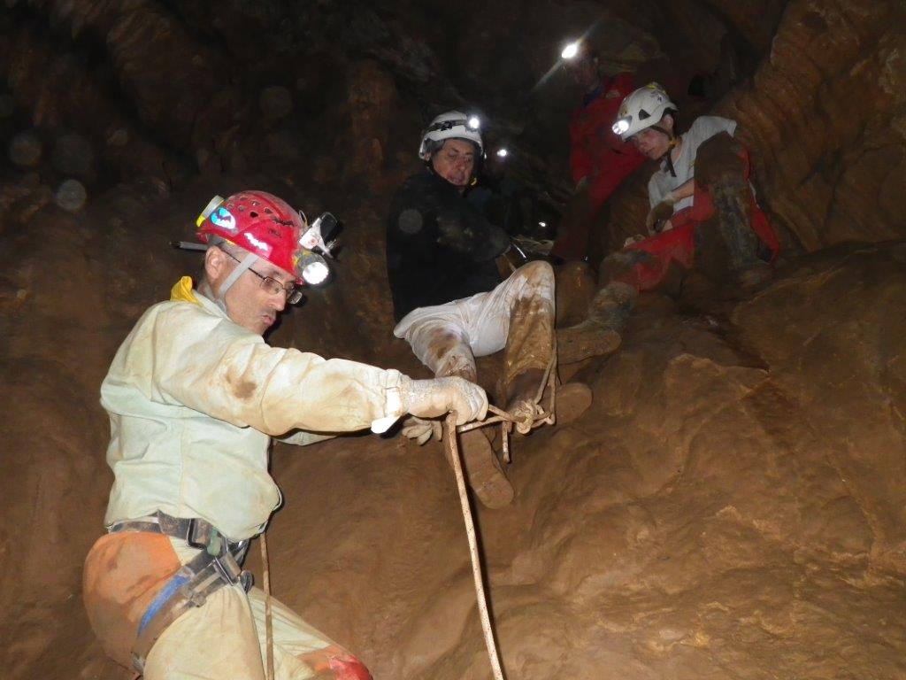 INITIATION A LA SPELEOLOGIE