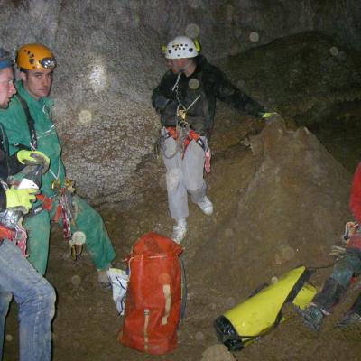 initiation à la spéléologie grotte de saint eucher