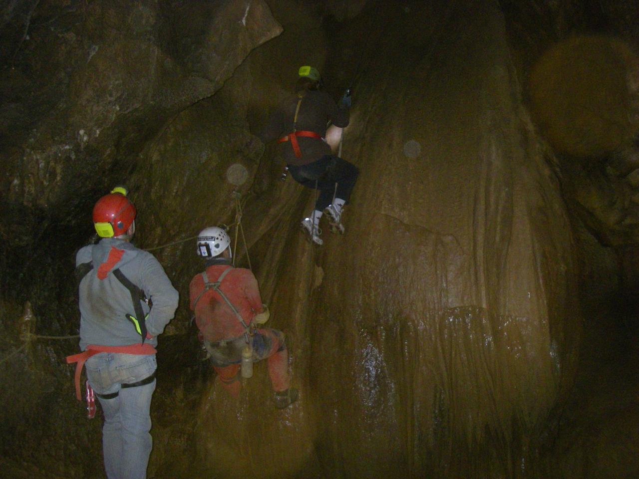 INITIATION A LA SPELEOLOGIE SPORTIVE