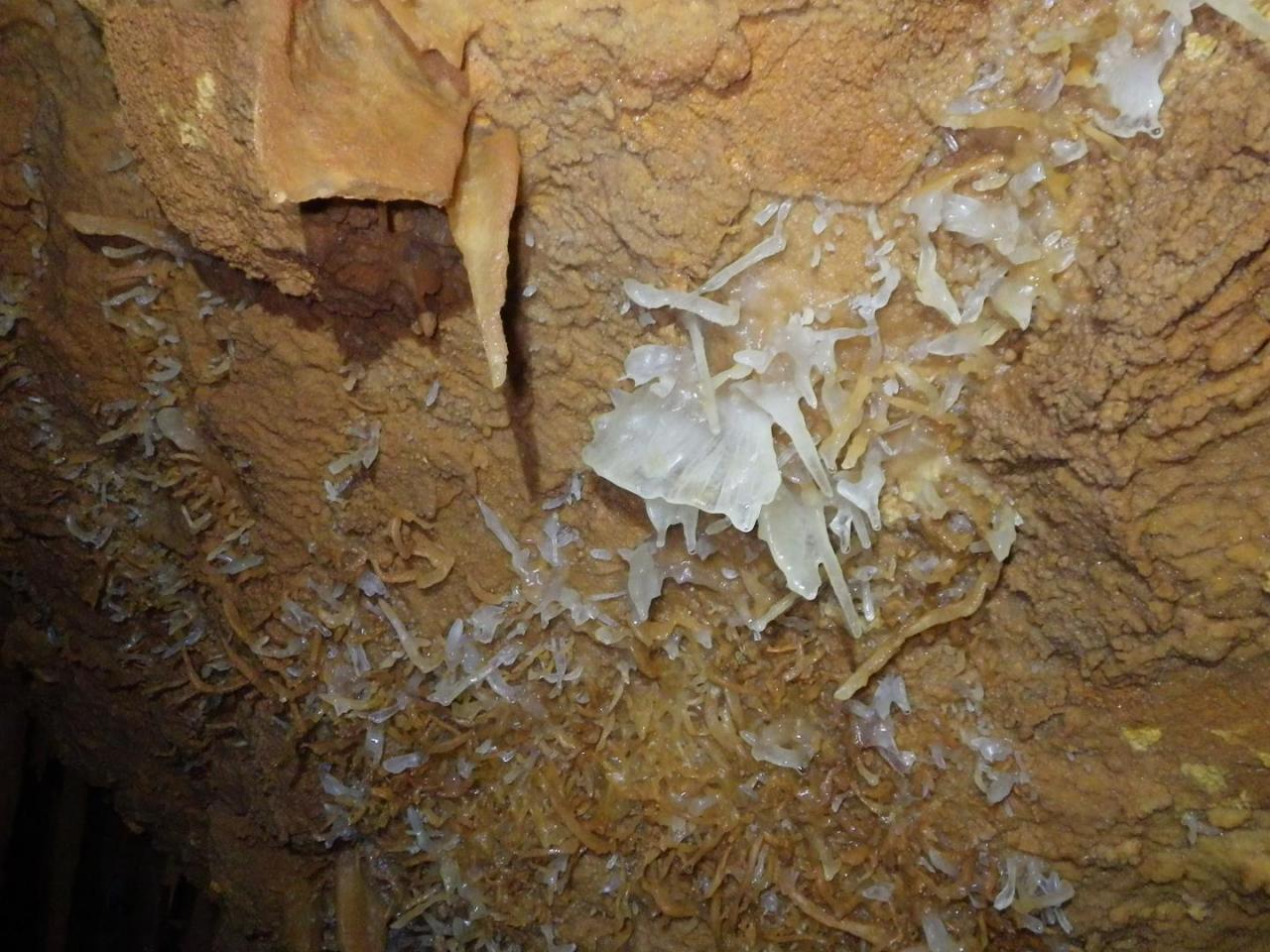  Gouffre l'eau delà du lac à la galerie du cheval de noûte