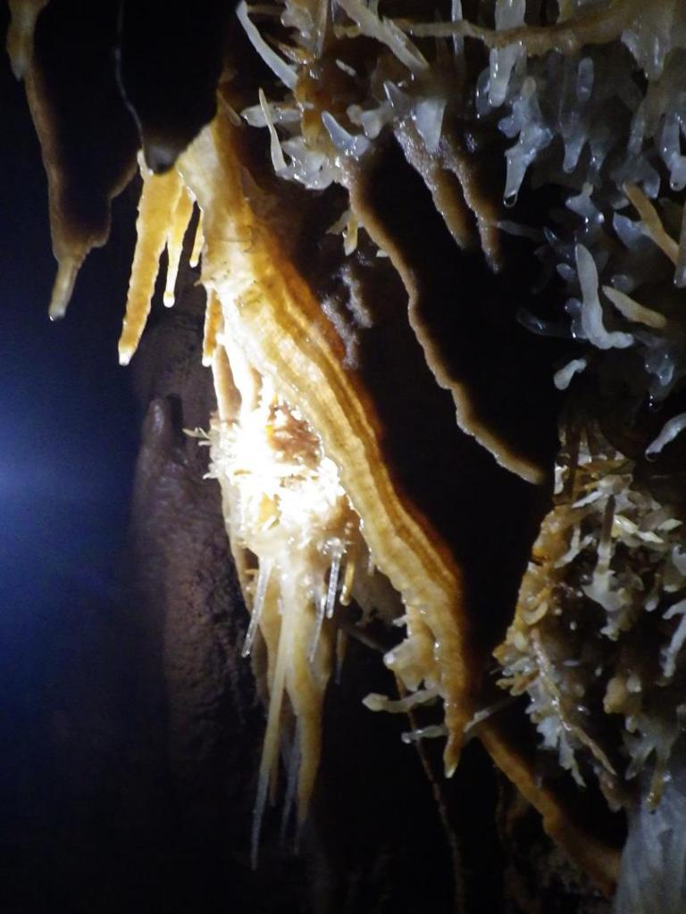  Gouffre l'eau delà du lac à la galerie du cheval de noûte