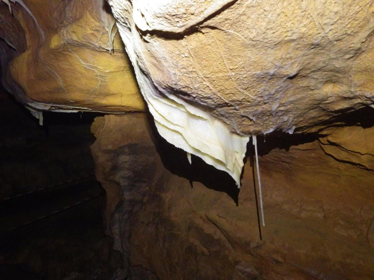  Gouffre l'eau delà du lac à la galerie du cheval de noûte