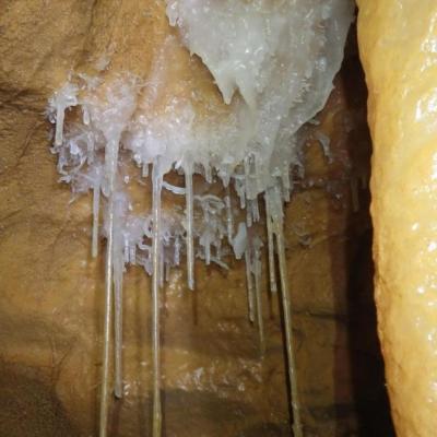  Gouffre l'eau delà du lac à la galerie du cheval de noûte