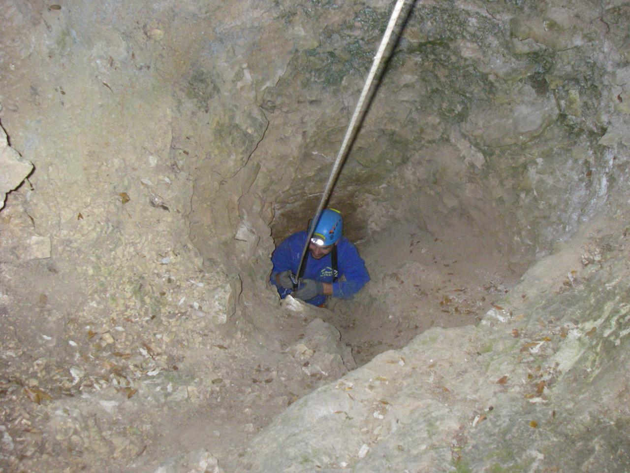 INITIATION A LA SPELEOLOGIE SPORTIVE